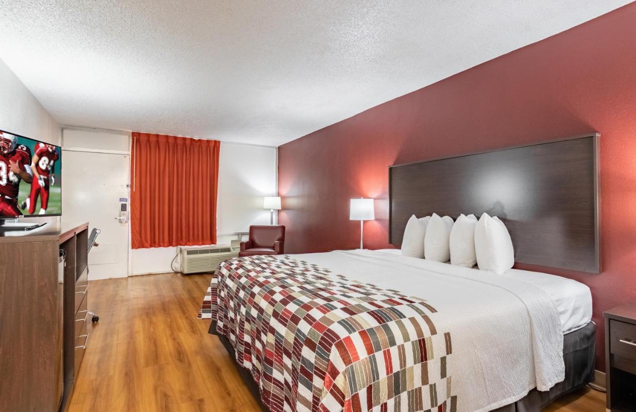 Red Roof Inn Forsyth Exterior photo