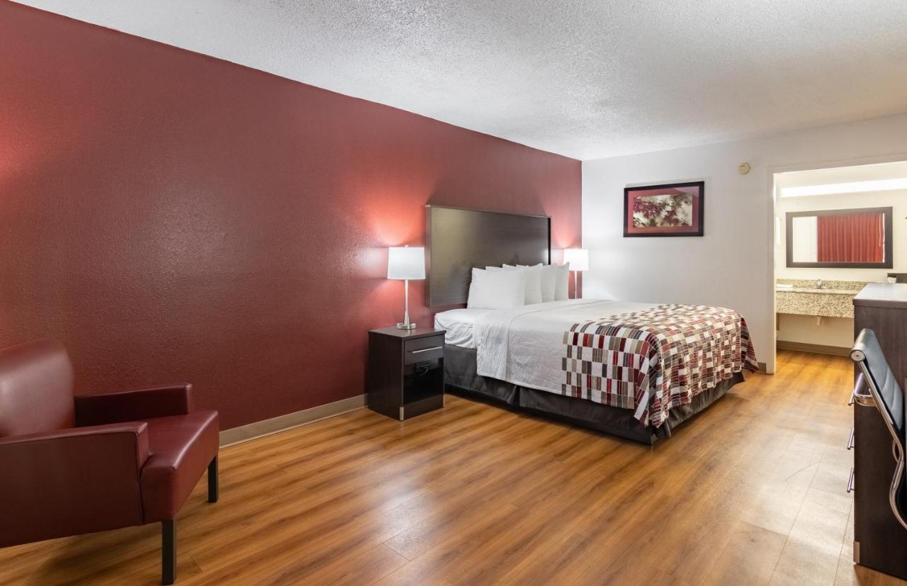 Red Roof Inn Forsyth Exterior photo