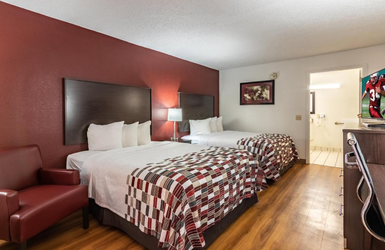 Red Roof Inn Forsyth Exterior photo